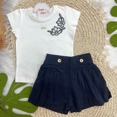 Conj. Blusa Bordada e Shorts Saia Marinho e Branco